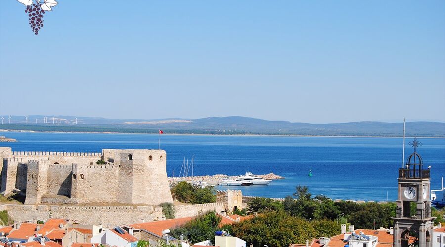Bozcaada Ada Keyfi Turu Butik Herşey Dahil  (1Gece Otel)