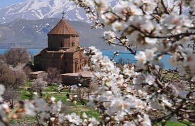 Turistik Van Gölü Ekspresi Turu ( Tren Gidiş Uçak Dönüş )